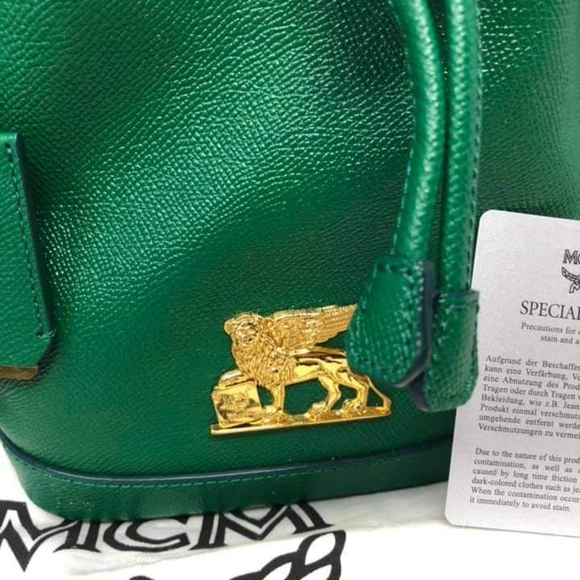 ๐ฏ Authentic *SOLD* - Picture 4 of 15